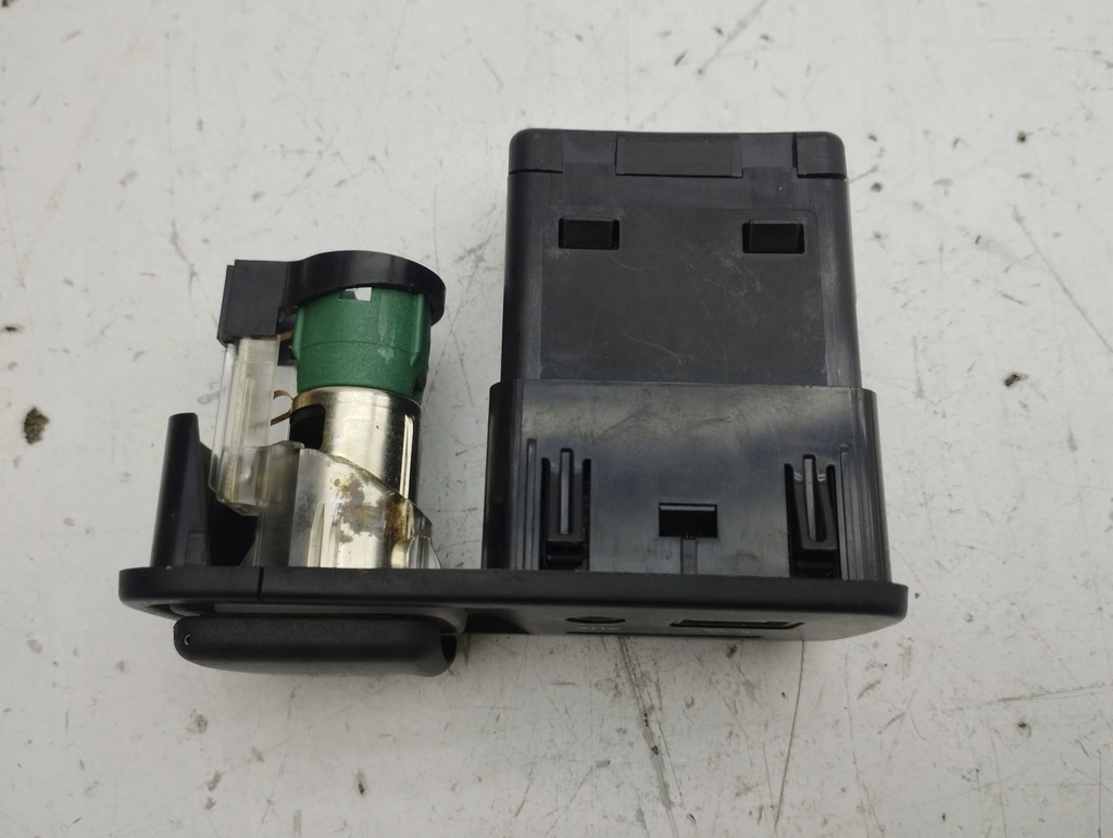 фото №6, Jeep cherokee 2015 роз'єм прикурювача передні 68146071ac