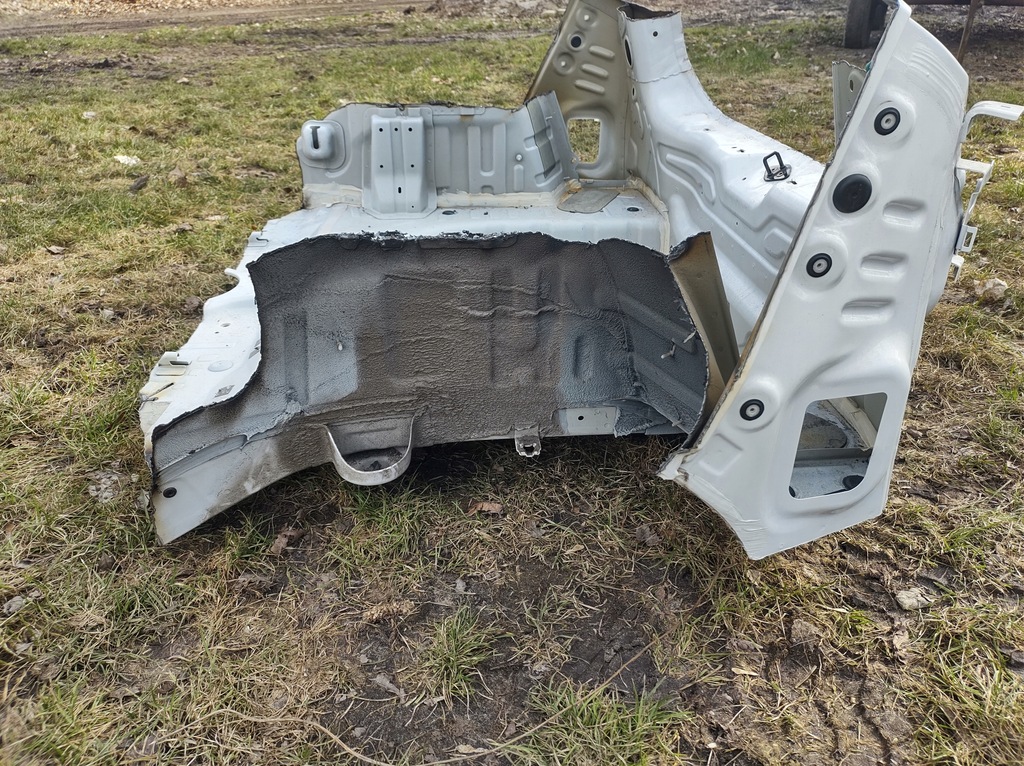 фото №9, Mg zs ev 2023 - піддон підлога багажника