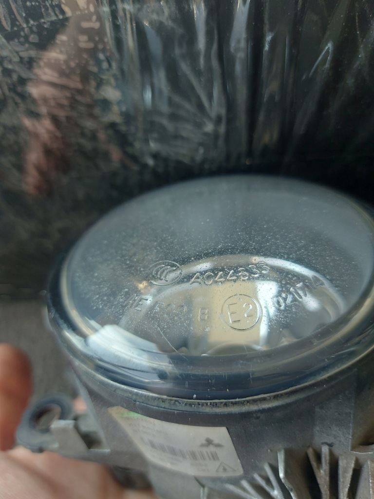 фото №2, Противотуманная фара valeo 89210622 mitsubishi orginal