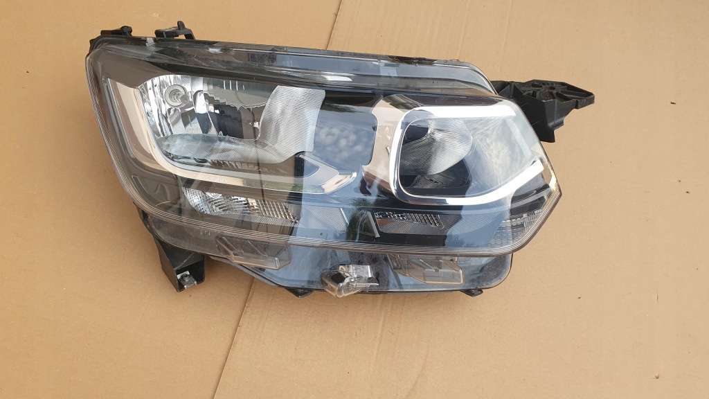 фото №1, Лампа правая citroen berlingo iii iv 90146120 состояние