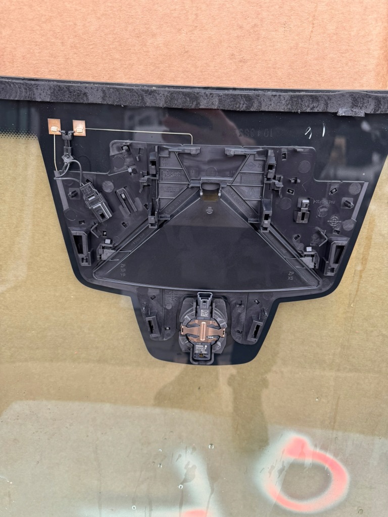 Renault scenic v e-tech стекло лобовое перед радар датчик камера 990f59932r Цена