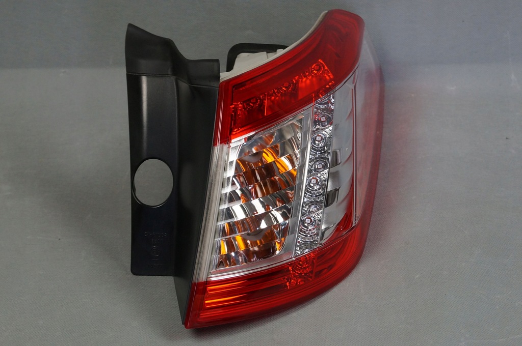 фото №11, Peugeot 508 sw 1 i 10-18 лампа правая задняя led