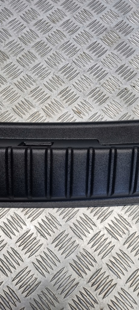 Bmw f40 захист накладка поріг багажника 7448213 Недорого