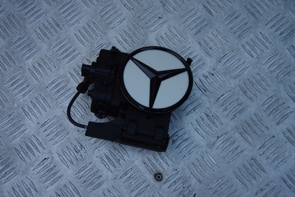 фото №1, Камера замок кришки c63s w205 c63 amg 799 coupe