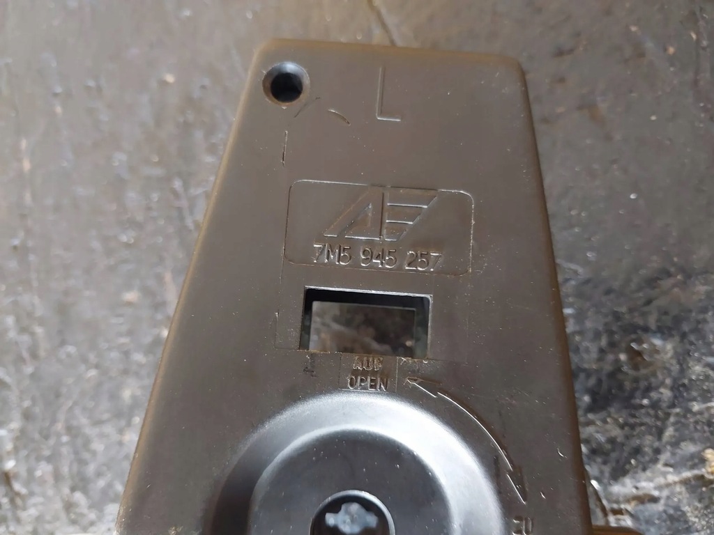 фото №5, Вкладыш лампы задний левый ford galaxy i lift 7m5945257