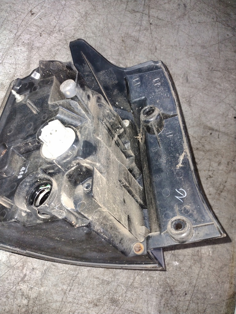 фото №7, Лампа права задня mitsubishi outlander ii