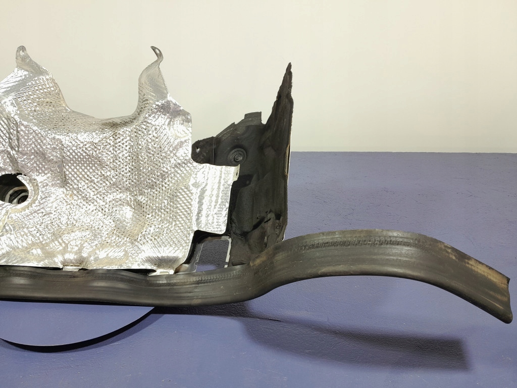 Mercedes cls w218 рестайлинг  3.0 cdi защита тепловая отсек двигателя a2126825671 в Украине