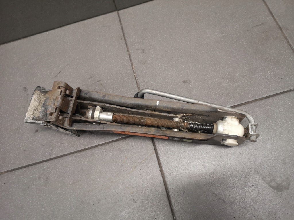 фото №1, Домкрат подъемник audi a6 c5 allroad 4z7011031