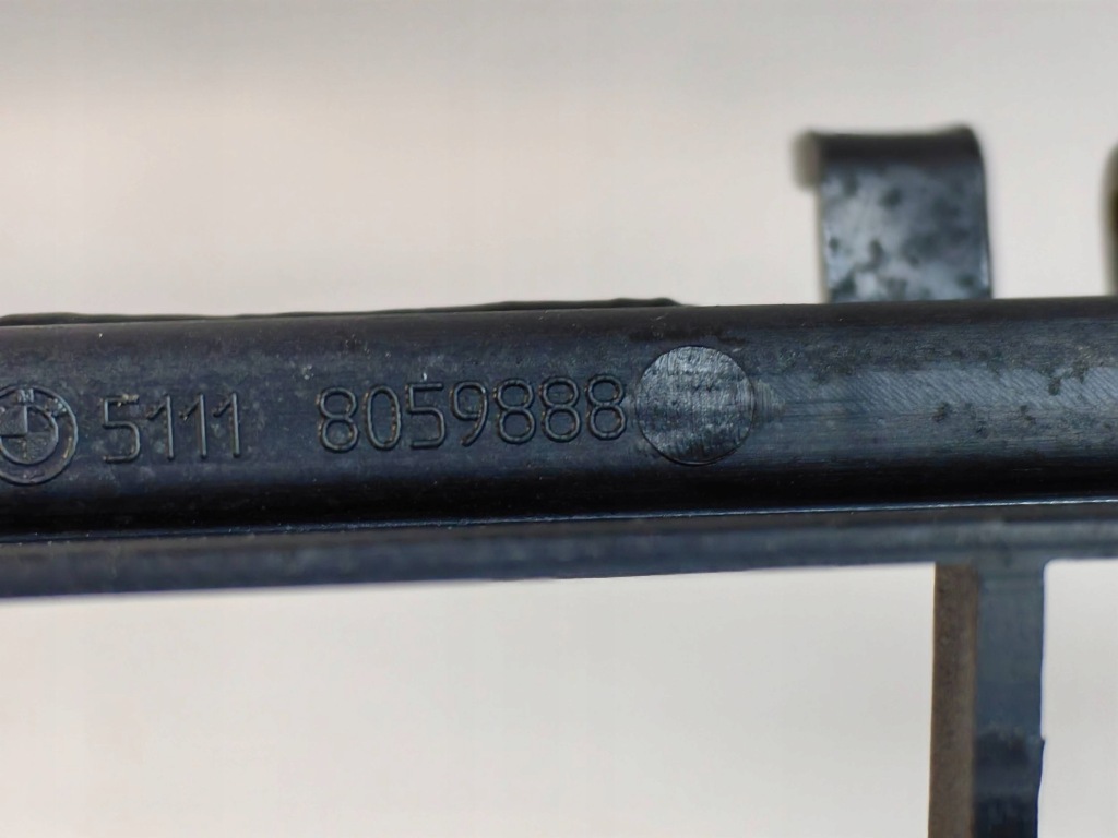 Bmw x1 f48 m-pakiet - решётка средняя бампера перед polecam с Разборки