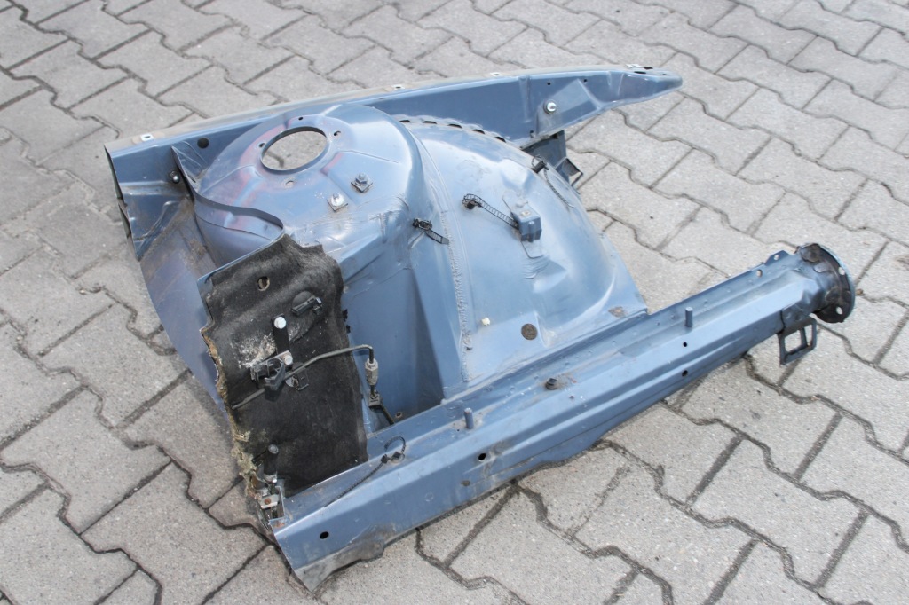 Bmw e38 обшивка підкрилок лівий перед підкрилок оригінал Доставка