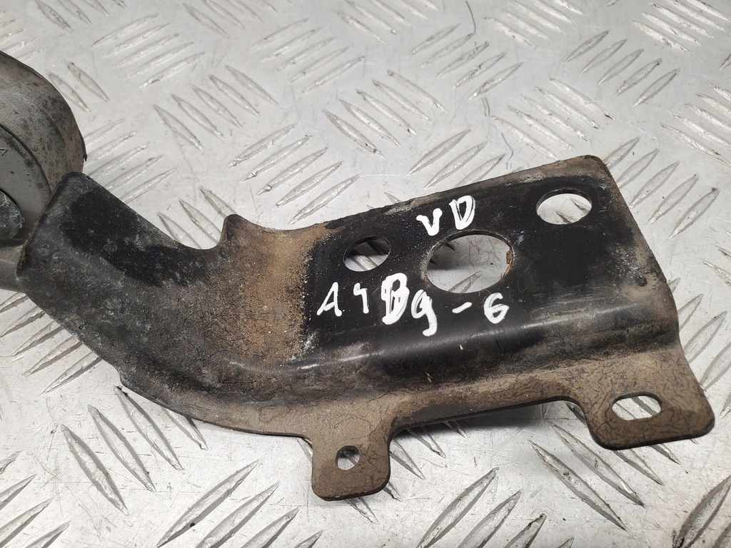 фото №5, Audi a4 s4 b9 2017 кронштейн / кронштейн глушника