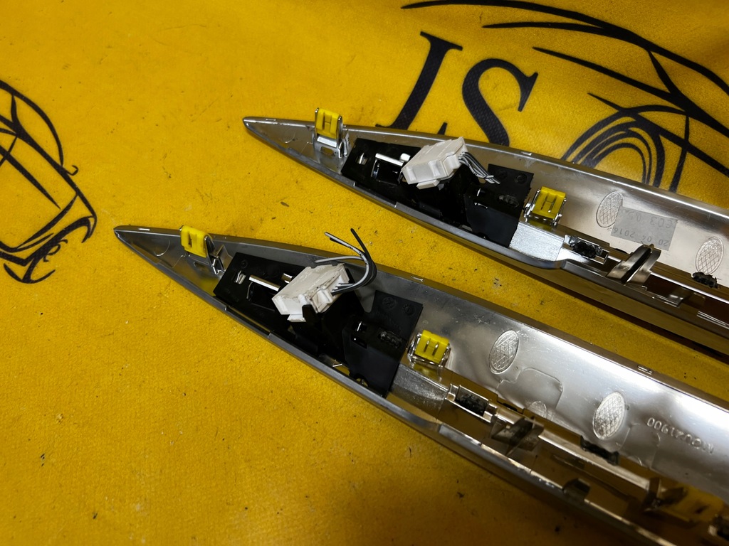 фото №7, Молдинг dekor led тунель ліва renault megane iv