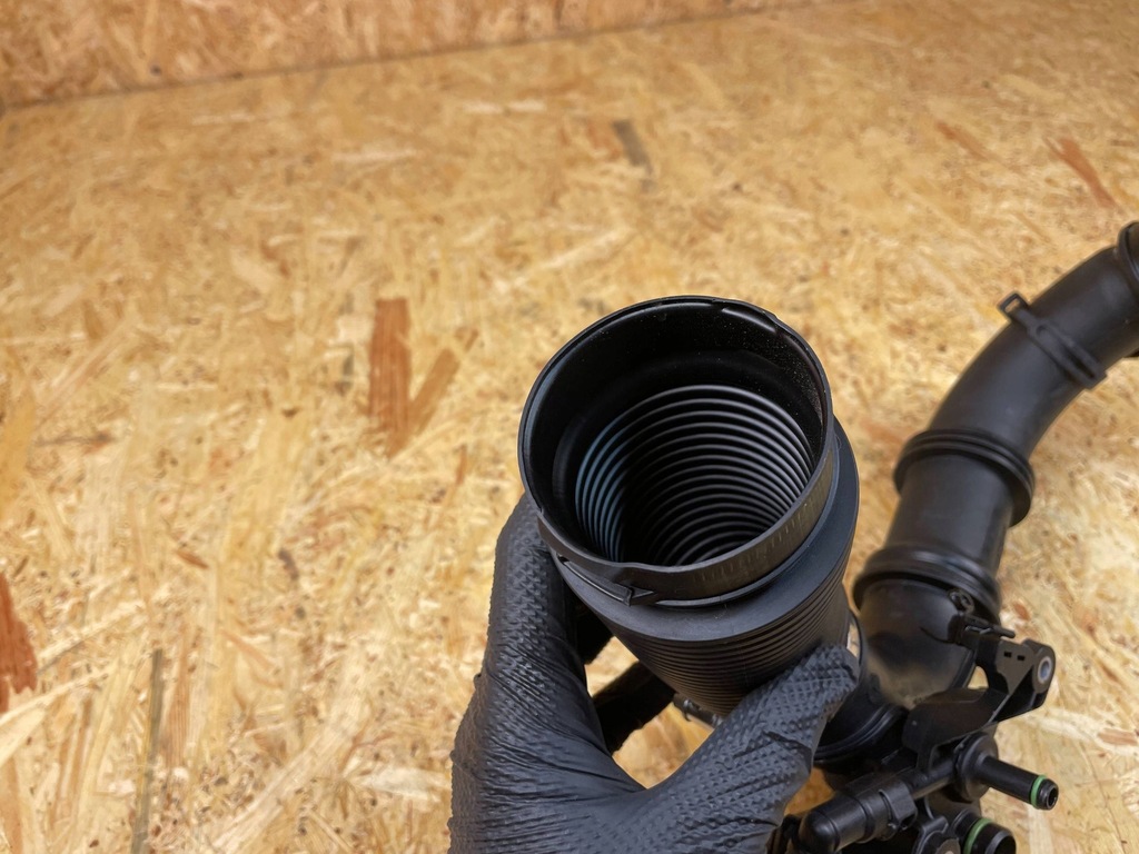 фото №13, Труба шланг воздуха интеркулер mercedes gla glb h247 3019082z15