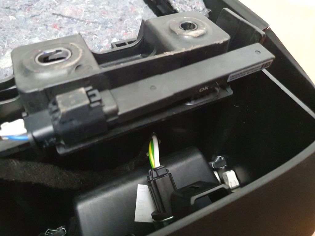 фото №9, Туннель подлокотник citroen c4 picasso ii 9677280477