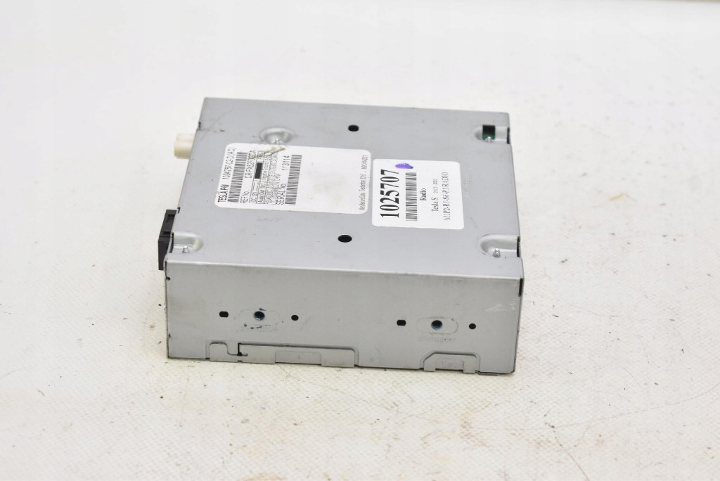 Блок управления модуль радио 1004787-02-d tesla model s 12-20 Недорого