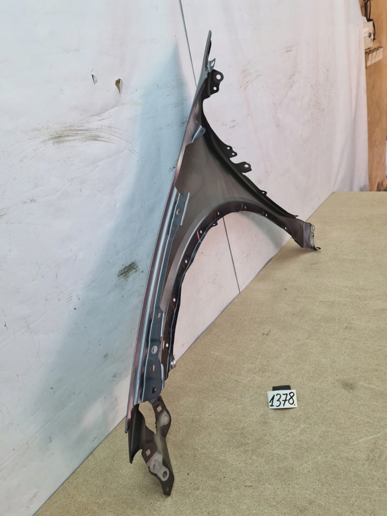 Крило правий перед передній lexus lbx 23- Зі Шроту