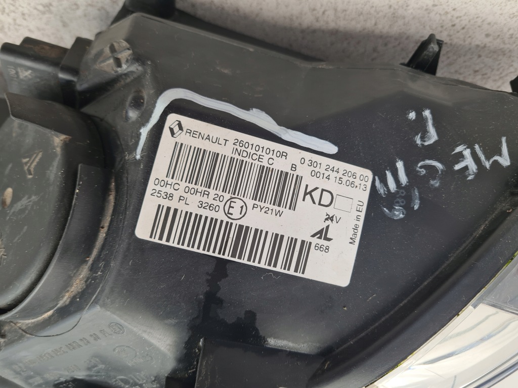 Renault megane 3 фонари фары led левый правый 260101010r 260607305r Оригинал