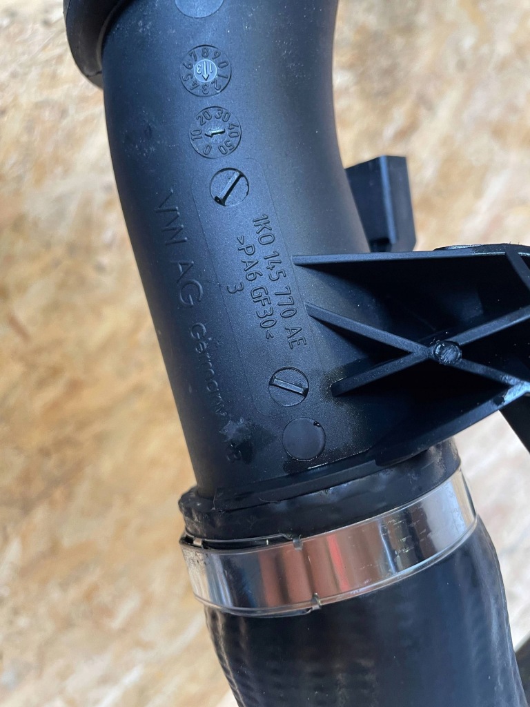 Пабтрубок  / труба интеркулер 1k0145770ae Доставка