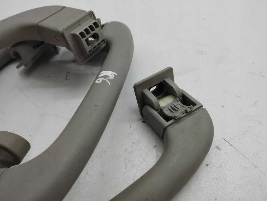 фото №6, Bmw 5 e60 e61 2005 комплект кронштейн / ручка стельова передня