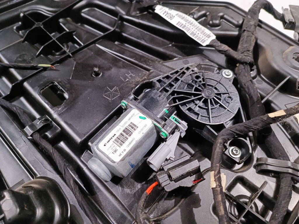 фото №6, Механізм підйомник скло лівий задня dodge charger 2015-