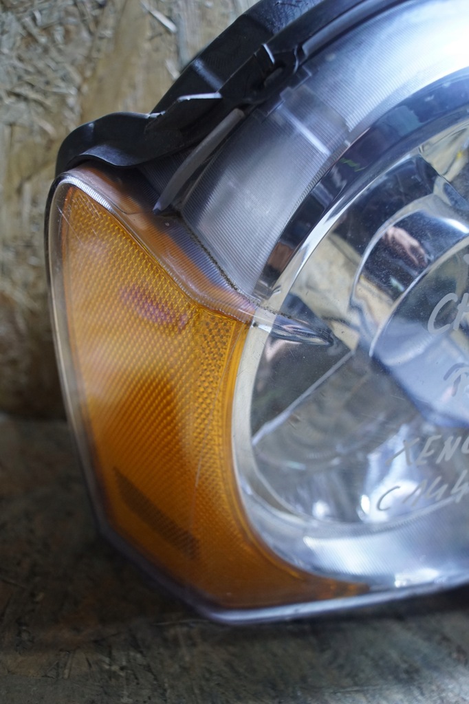 фото №10, Jeep cherokee wk лампа правая перед ксенон uk