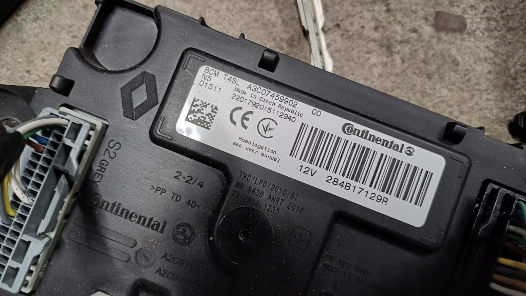 Dacia spring бортовой компьютер блок управления 237d40543r Цена