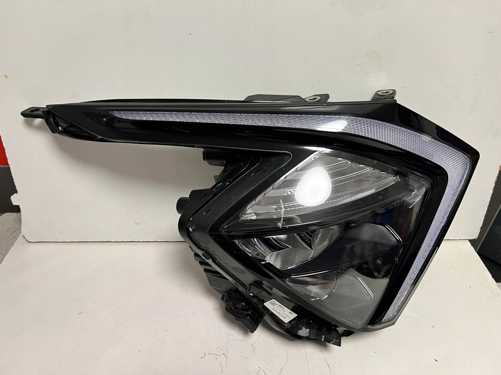 фото №1, Kia sportage 5 v лампа передняя правая full led 21-