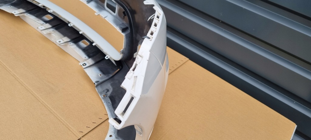 Grand cherokee wk2 рестайлинг  srt 18- бампер перед b143 в Украине