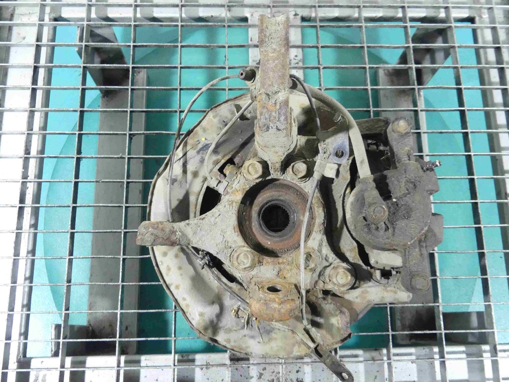 фото №2, Поворотний кулак ліва ступиця перед toyota rav4 iii