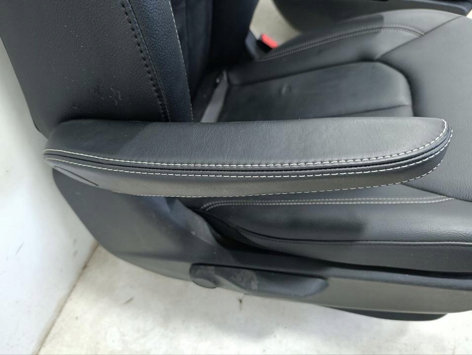 фото №14, Сиденья, заднее сиденье, комплект chrysler pacifica 2021 подлокотник