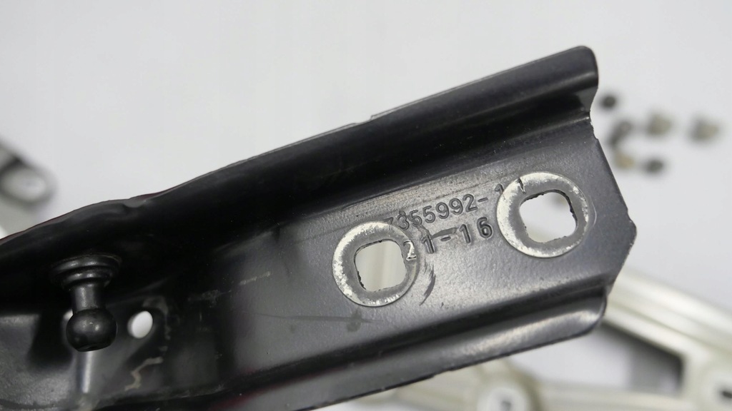 фото №13, Bmw x1 f48 кронштейн крыла правого перед 7427130 7427128 7427136