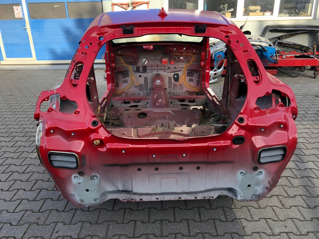 фото №1, Volvo c30 pas задній піддон