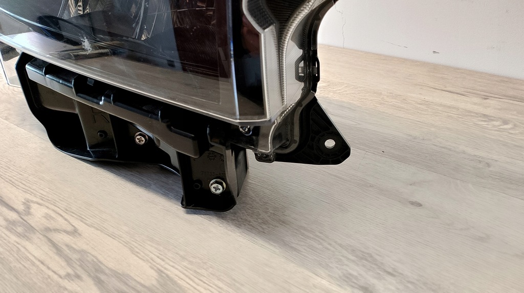 фото №8, Suzuki sx4 ii s cross 21- правая лампа перед передняя full led eu