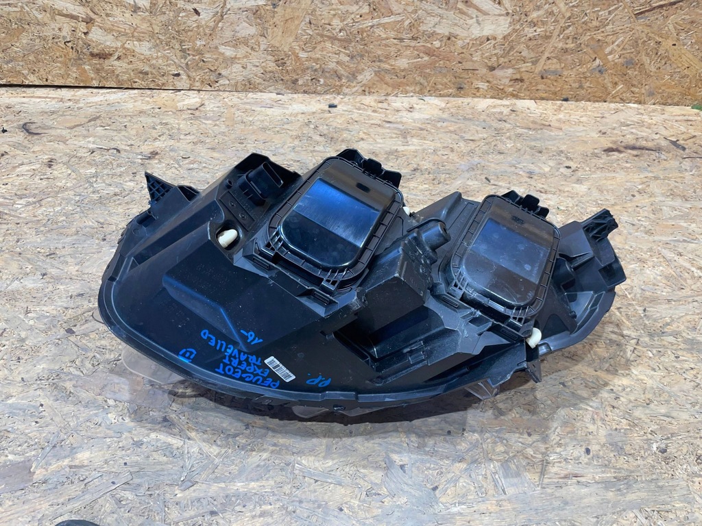 фото №12, Peugeot expert treveller iii 3 16- лампа правая перед передняя