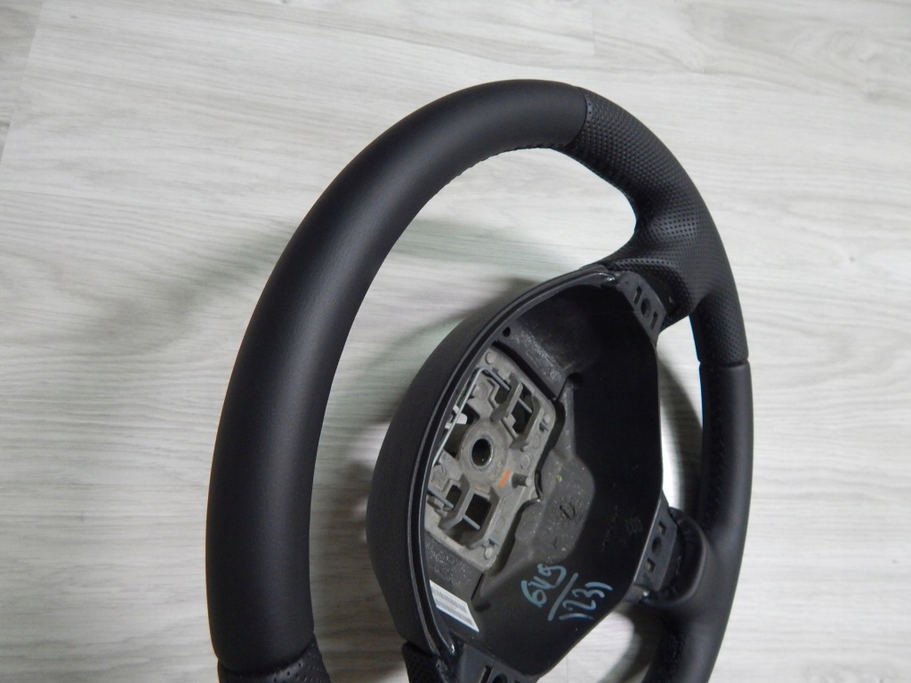 Peugeot 3008 5008 - руль новая кожа обшивка prosimy czytać описание с Разборки