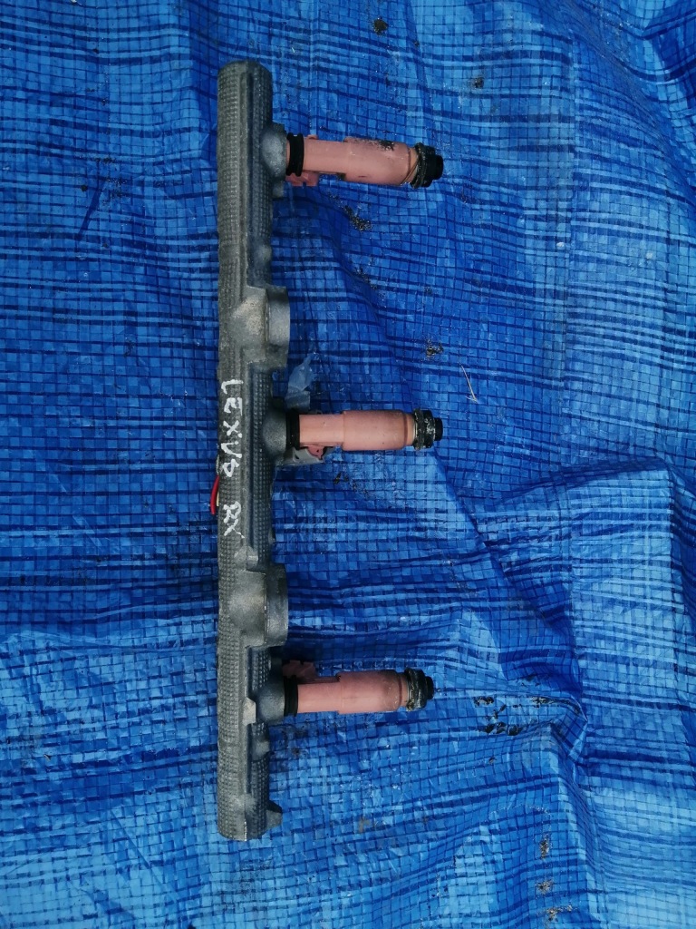 Молдинг упорскування lexus rx350 3.0 Оригінал