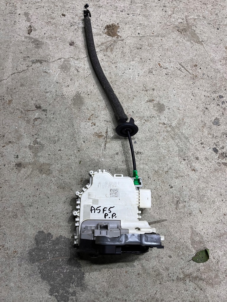 фото №1, Audi a4 b9 a5 f5 8w замок двері правий перед