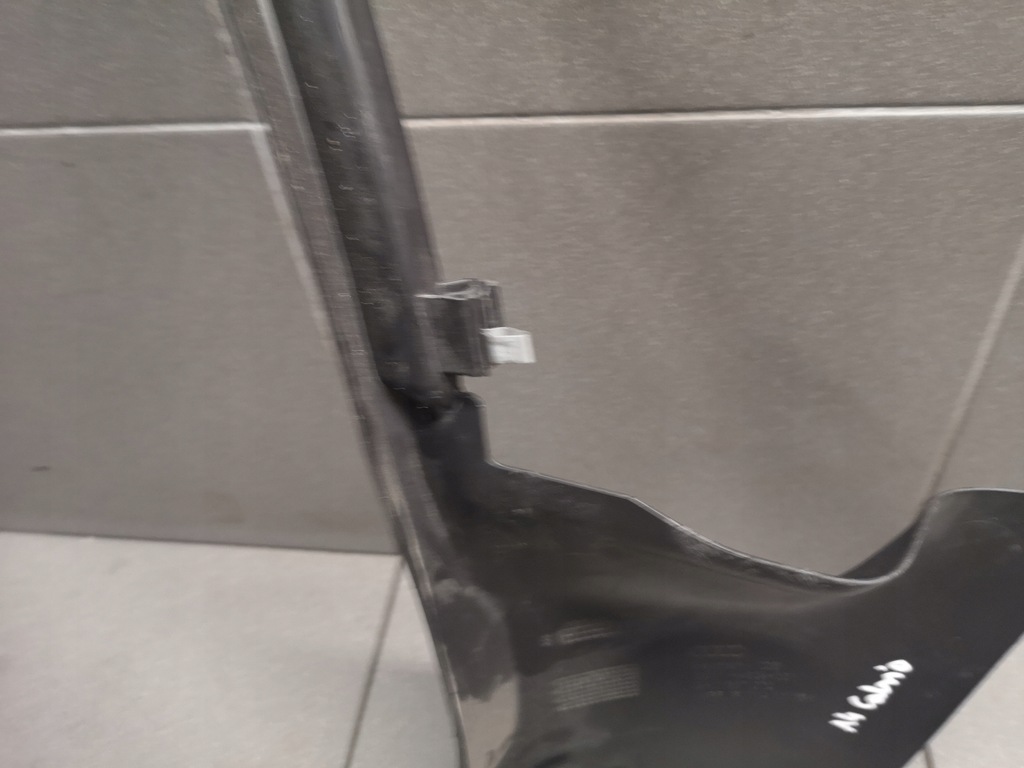 фото №9, Захист стійка a права audi a4 b6 cabrio 8h0867272