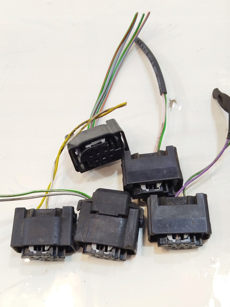 фото №1, Колодка штекер mercedes w205 a2105403681