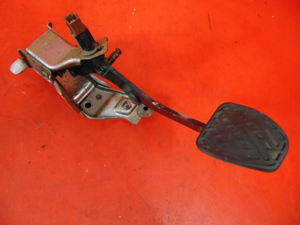 фото №1, Nissan micra k13 iv педаль тормоза механическая коробка передач europa