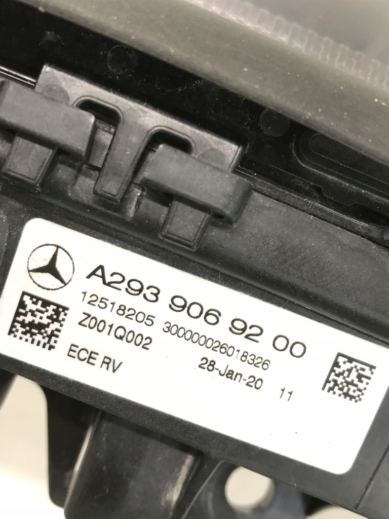 фото №15, Mercedes eqc w293 лампа led средняя nad решётка радиатора