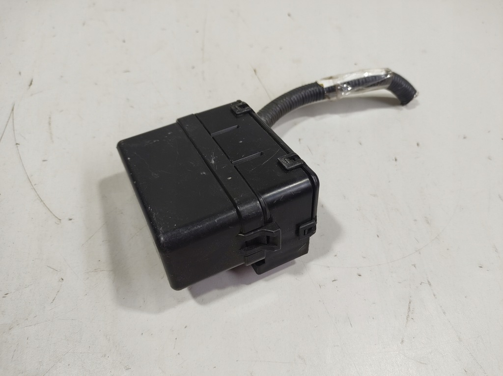 фото №5, Infiniti q50 14r- корпус коробка предохранителей