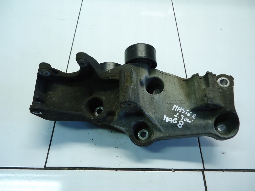 фото №1, Renault master iii 2.3dci кронштейн генератора 8200803443