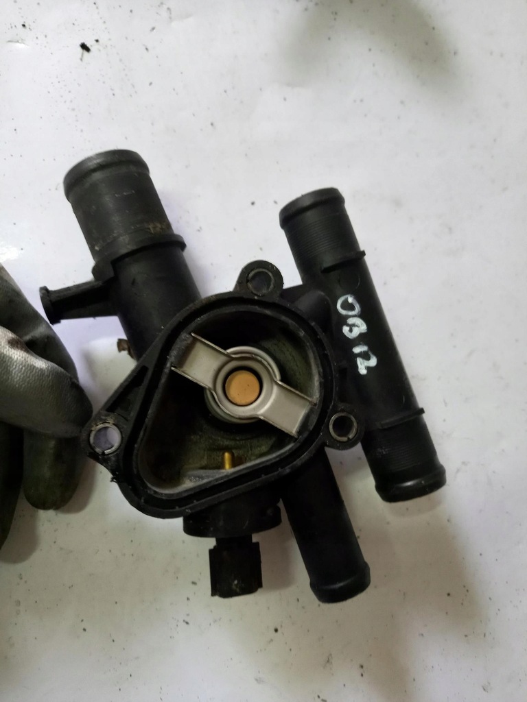 фото №3, Корпус термостата renault scenic ii 1.9 dci 03-09