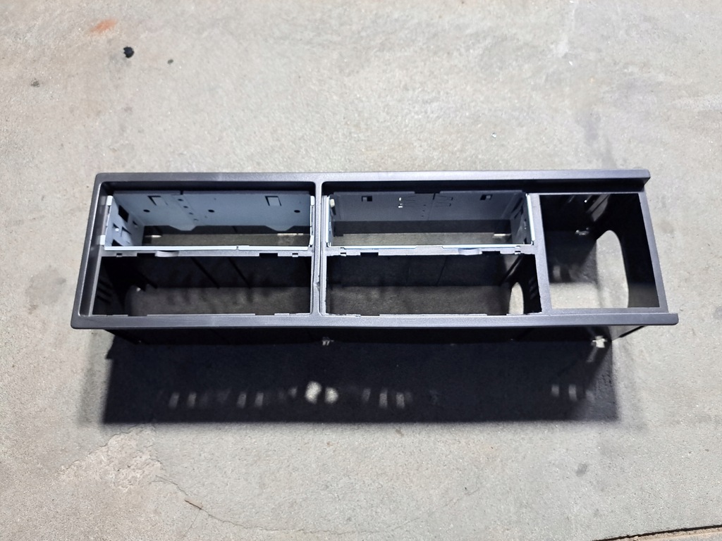 фото №1, Element консоли верхней рамка радио volvo fh 4