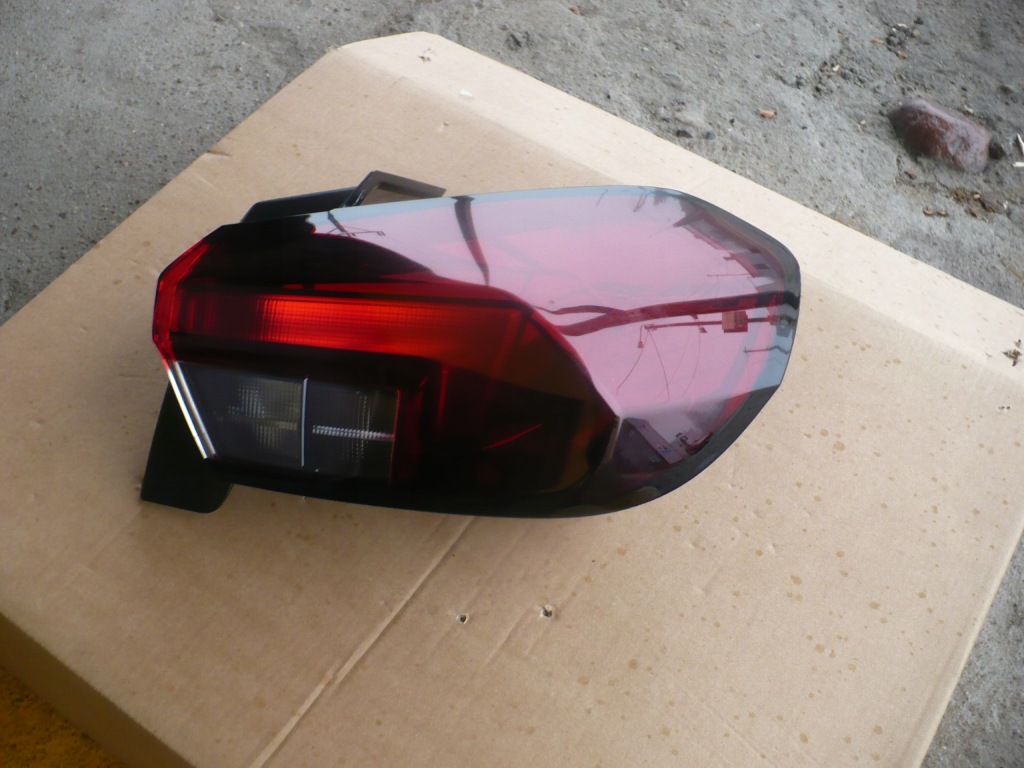 фото №1, Лампа правая задняя opel corsa f 9829317280