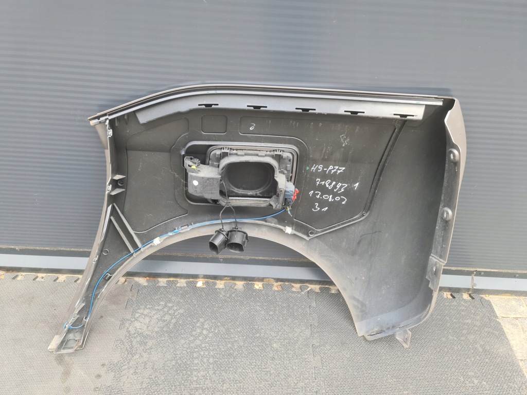 Bmw i3 крило правий задні Недорого