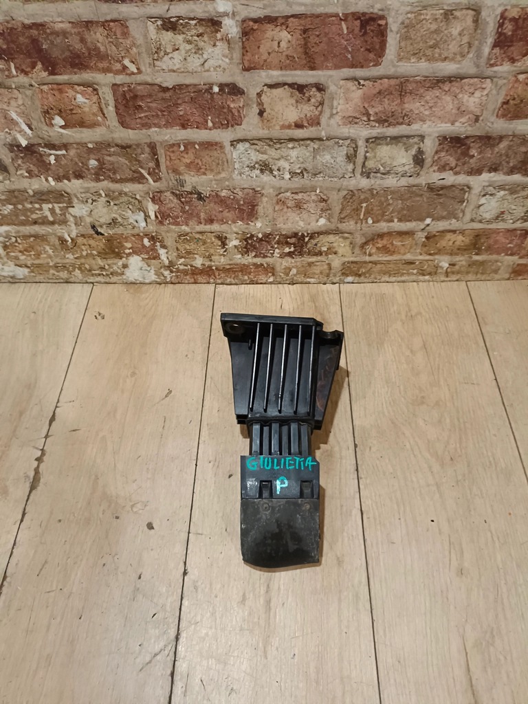 фото №1, Зона деформации правый перед alfa romeo giulietta 2011 rok