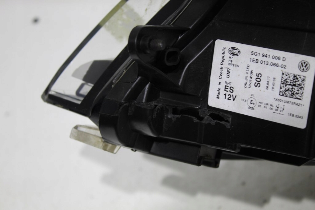 фото №7, Vw golf vii 5g1 лампа перед правая zerwana w внутри