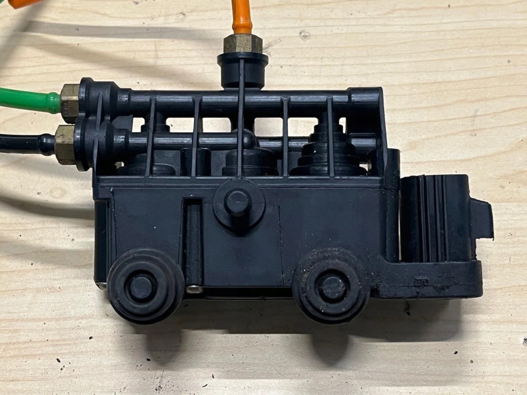 Купить Модуль подвеска пневматической land rover range rover 3 l322